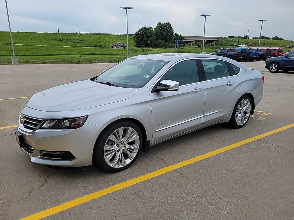 Used 2016 Chevrolet Impala LTZ w/ Enhanced Convenience Package FWD image 6