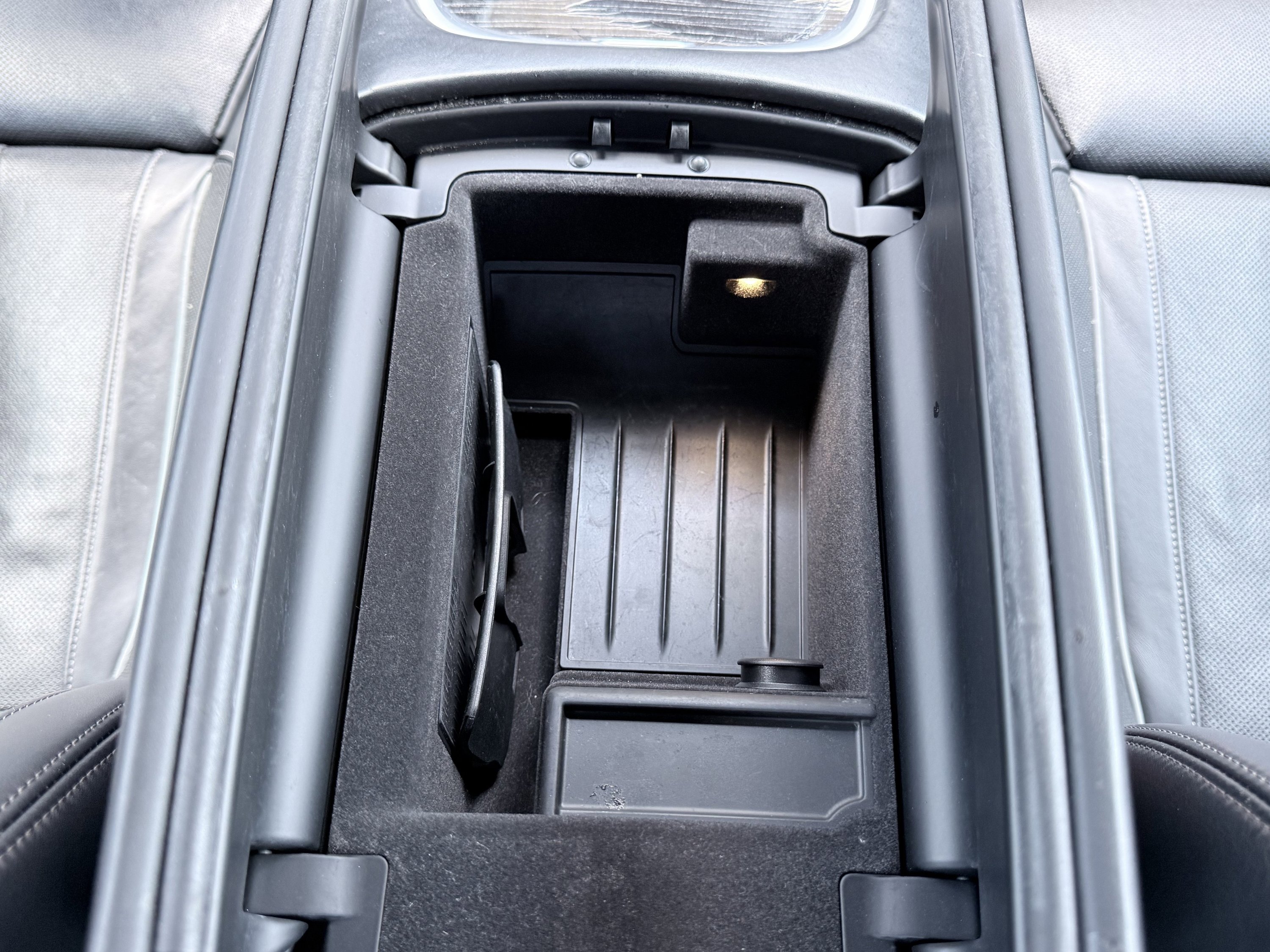 Used 2019 BMW 750i w/ M Sport Package image 40