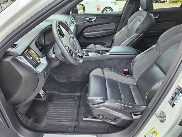Used 2022 Volvo XC60 B5 R-Design w/ Protection Package Premier AWD/4WD image 15