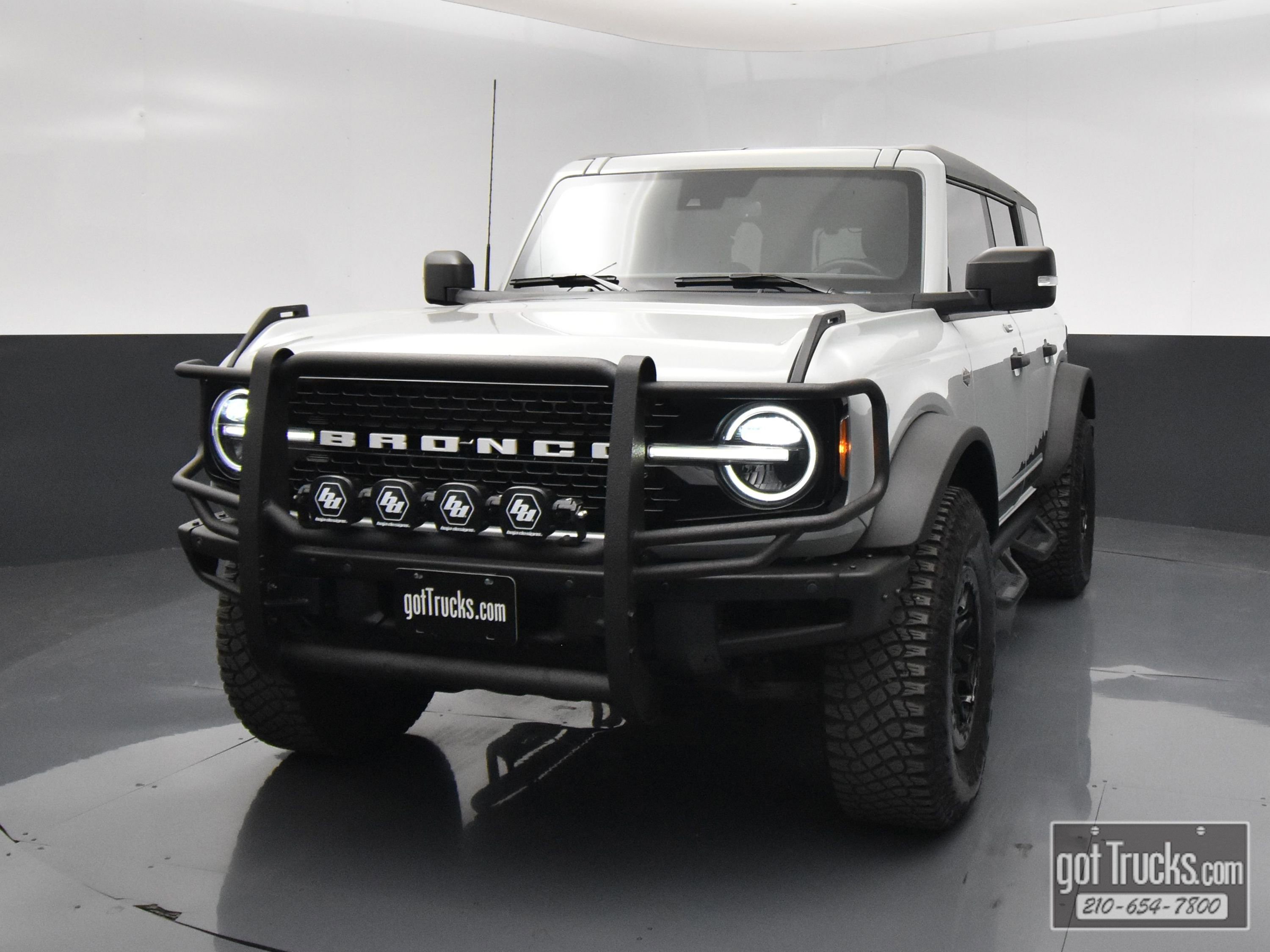 Used 2023 Ford Bronco Wildtrak AWD/4WD image 48