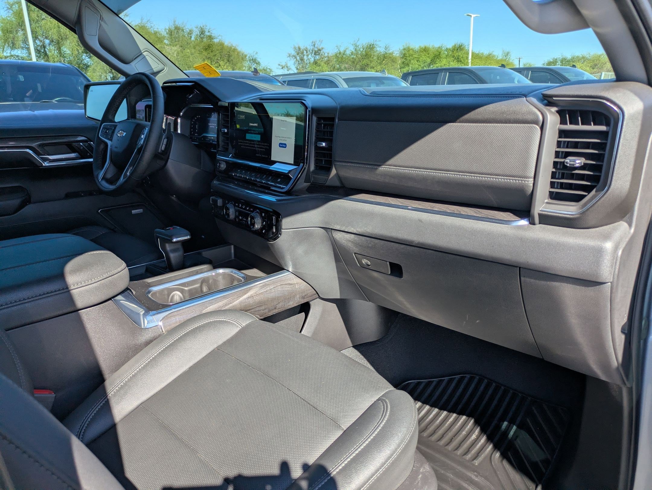 Used 2023 Chevrolet Silverado 1500 LTZ w/ Z71 Off-Road Package image 28