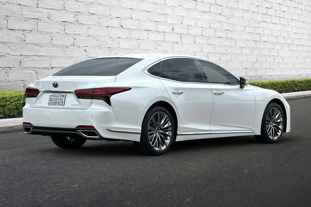 Used 2023 Lexus LS 500 w/ Accessory Package (Z1) RWD image 4