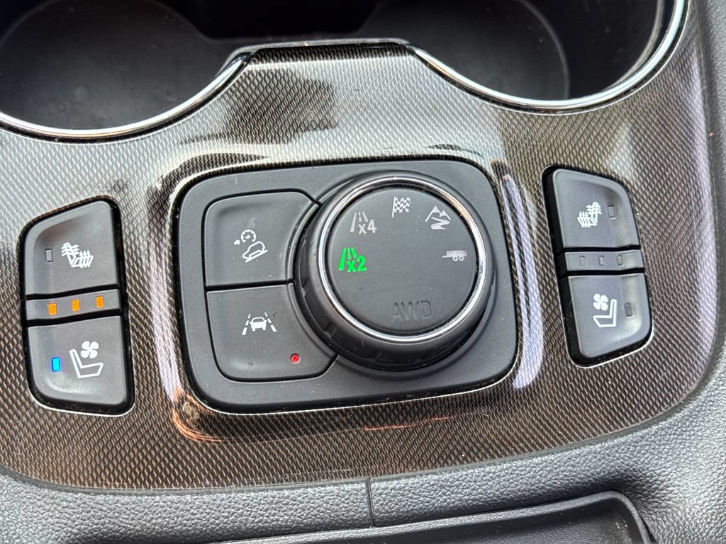 Used 2021 GMC Acadia AT4 w/ Technology Package AWD/4WD image 23