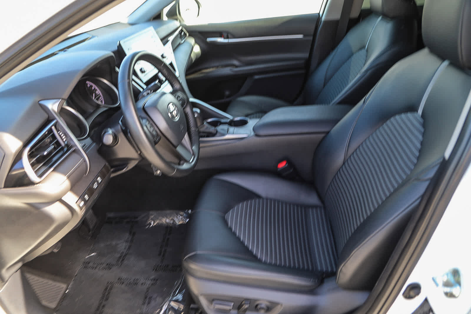 Certified 2023 Toyota Camry SE image 18
