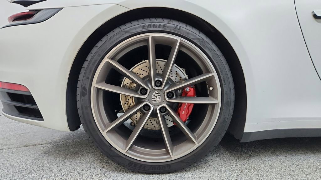 Used 2020 Porsche 911 Carrera 4S AWD/4WD image 35