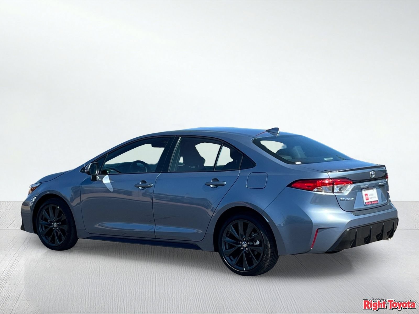 Certified 2026 Toyota Corolla SE w/ SE Package FWD image 5