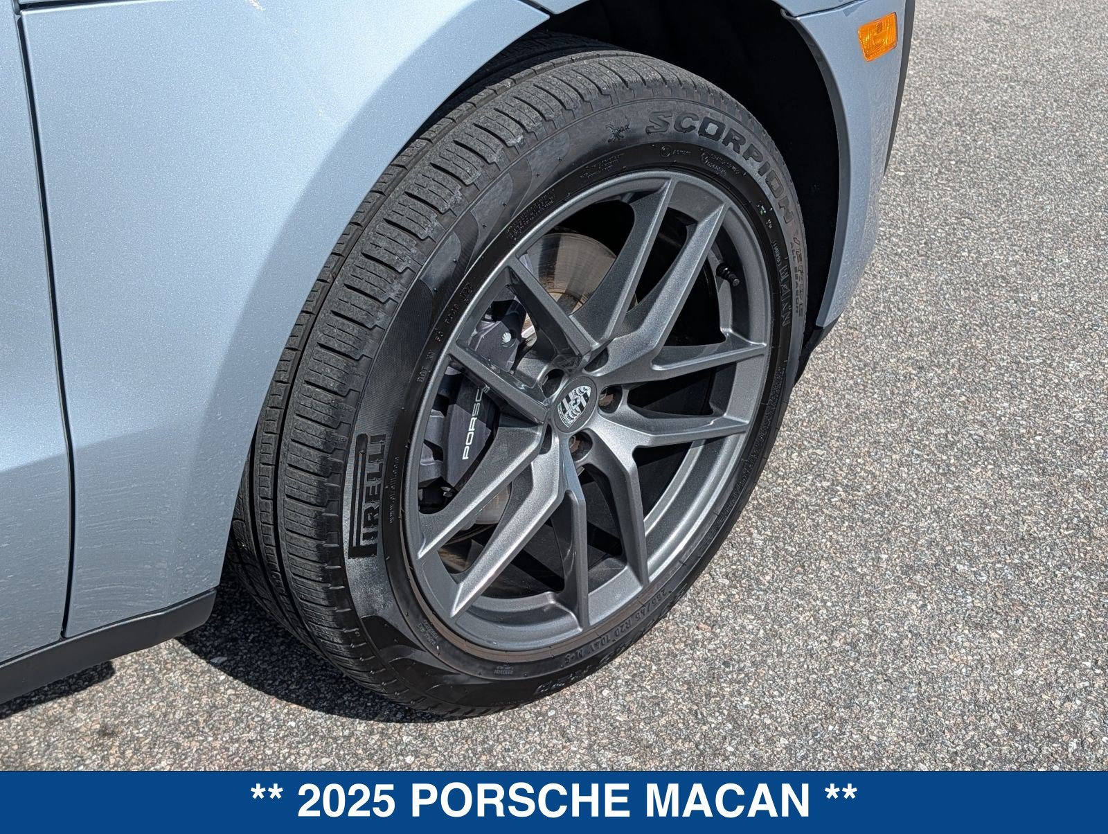 Used 2025 Porsche Macan Turbo AWD/4WD image 13