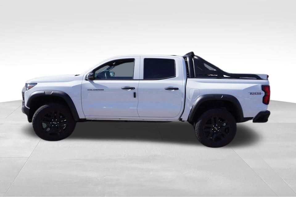 New 2025 Chevrolet Colorado Trail Boss w/ Midnight Edition image 8
