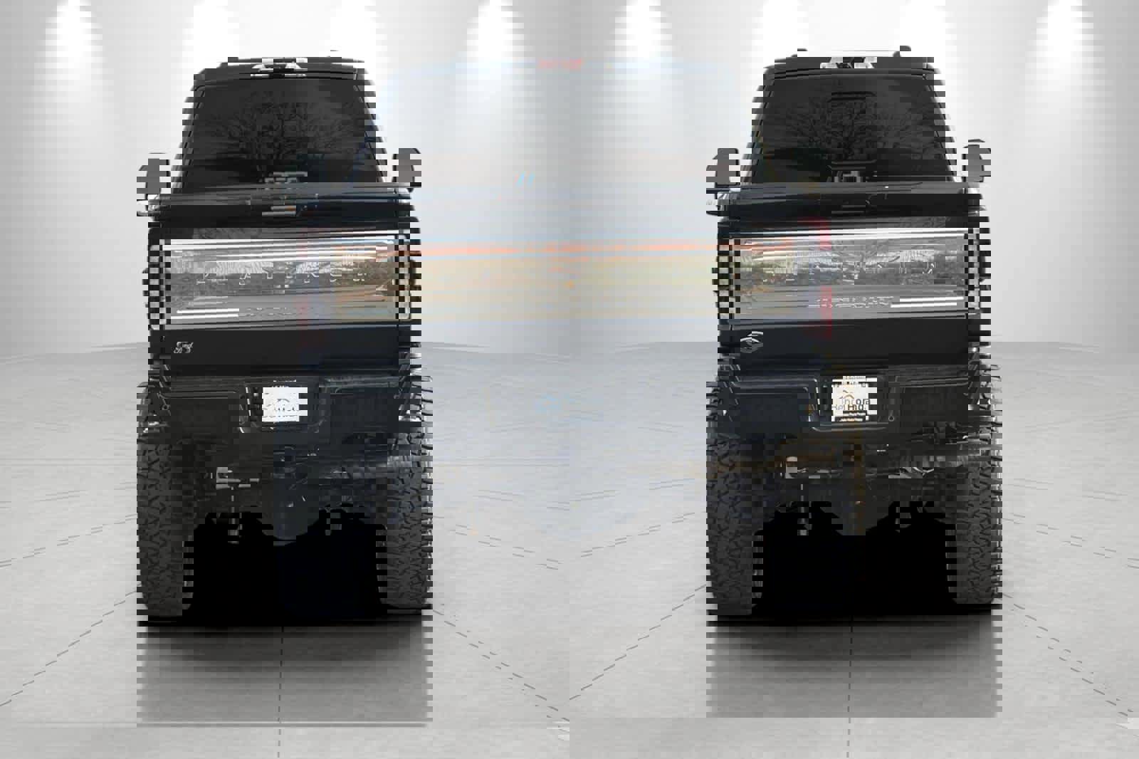 Used 2024 Ford F350 Platinum w/ FX4 Off-Road Package image 7