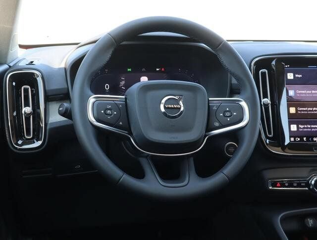 New 2024 Volvo XC40 B5 Plus w/ Climate Package AWD/4WD image 8