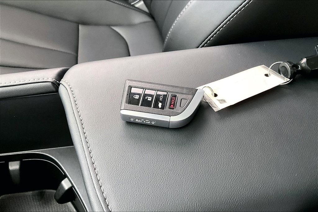 Certified 2025 Acura ADX AWD image 13