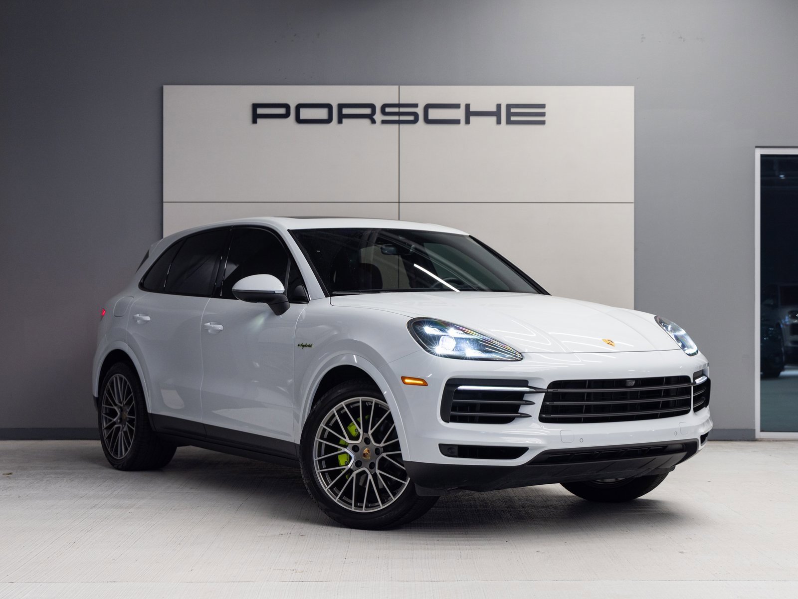Used 2023 Porsche Cayenne image 9