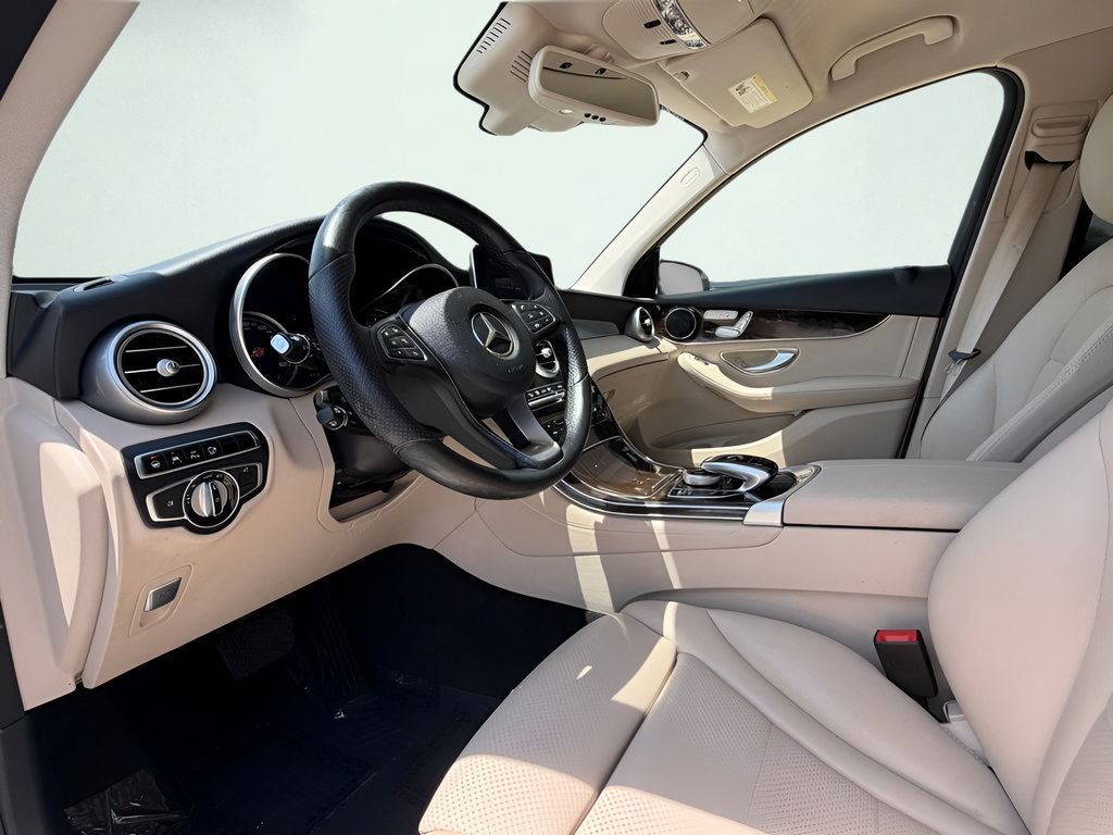 Used 2016 Mercedes-Benz GLC 300 image 4