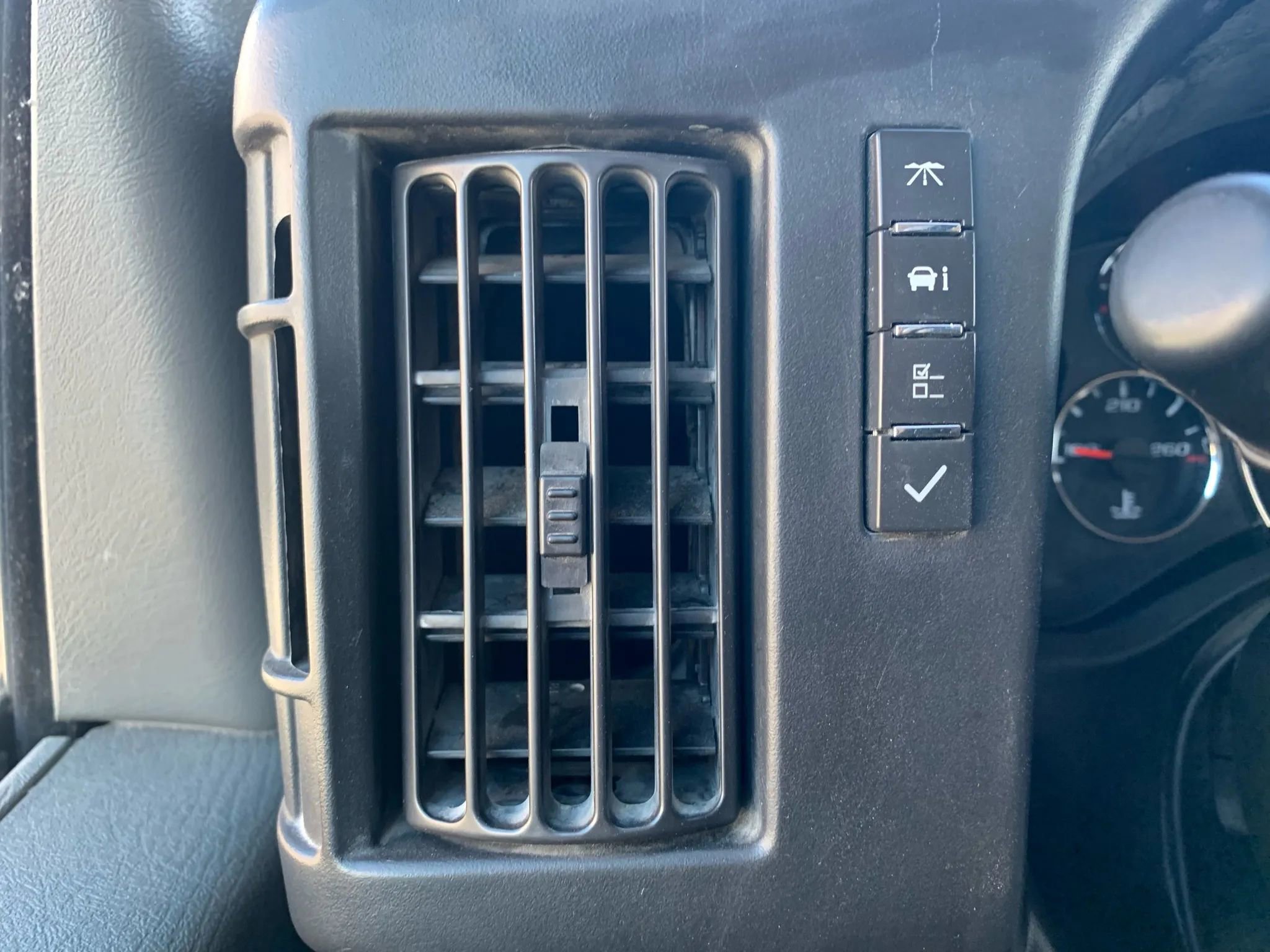 Used 2016 Chevrolet Express 3500 LT w/ LT Preferred Equipment Group image 20