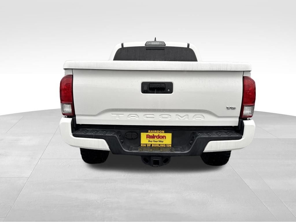 Used 2017 Toyota Tacoma TRD Sport image 8