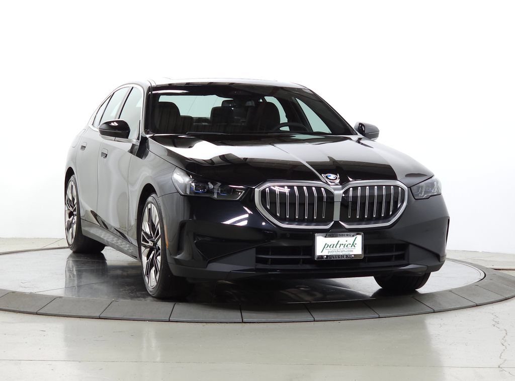 Used 2024 BMW 540i xDrive AWD/4WD image 1