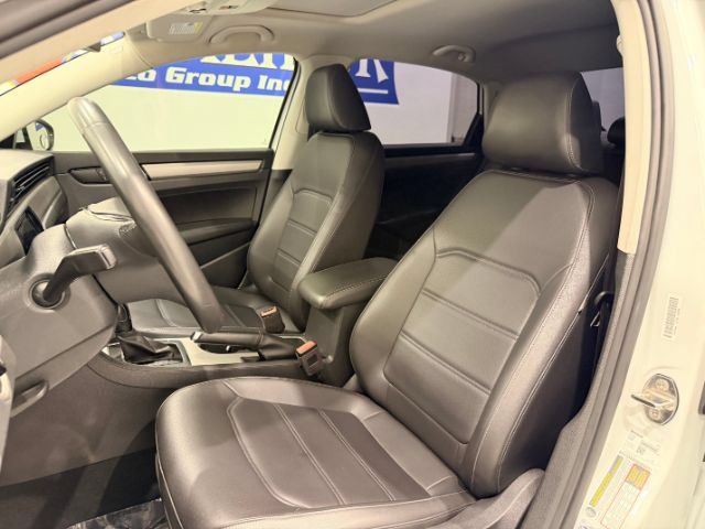 Used 2021 Volkswagen Passat 2.0T SE FWD image 14