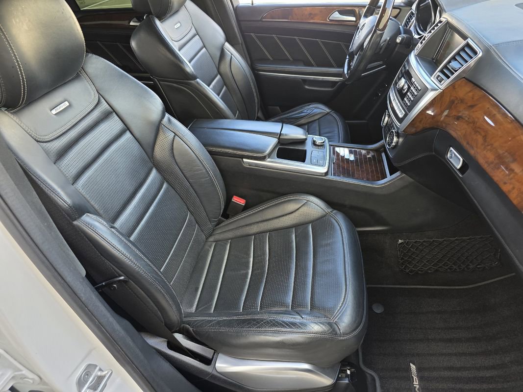 Used 2016 Mercedes-Benz GL 63 AMG 4MATIC image 25