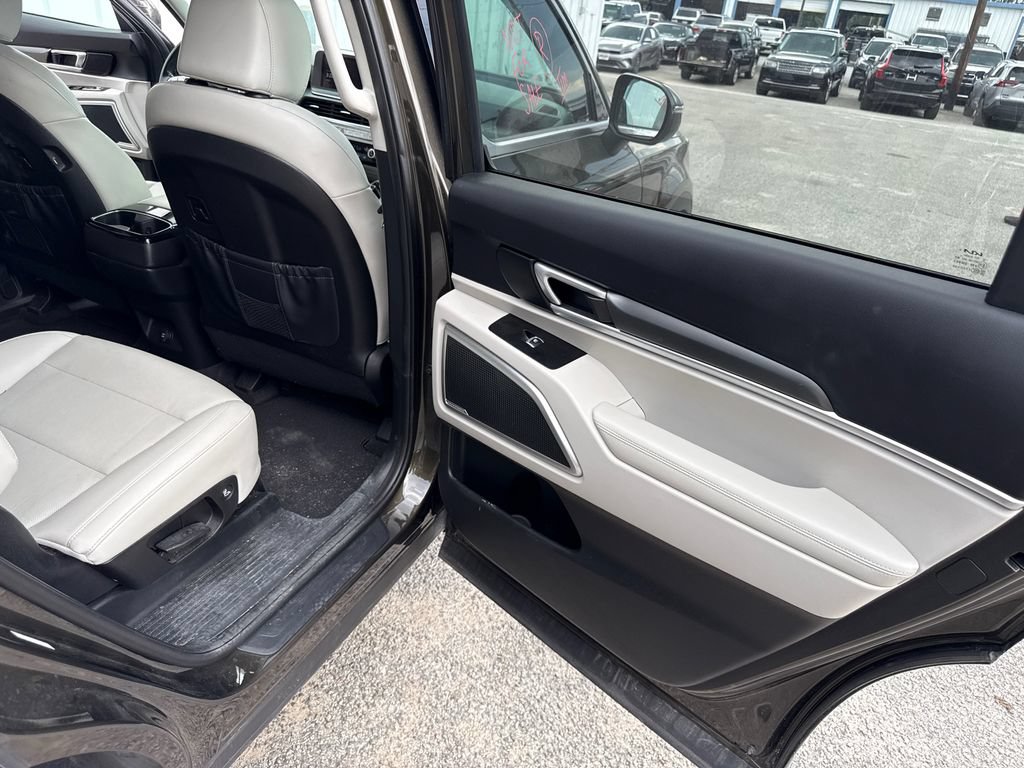 Used 2022 Kia Telluride S AWD/4WD image 15