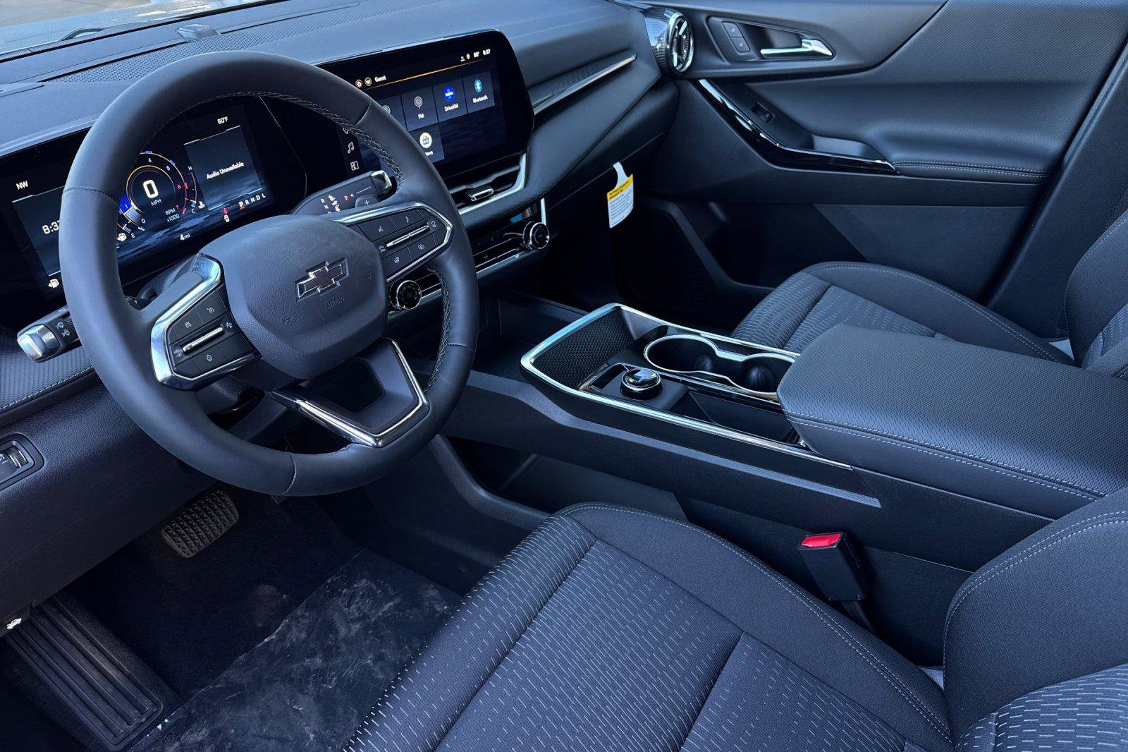 New 2026 Chevrolet Equinox LT w/ Midnight Edition FWD image 2