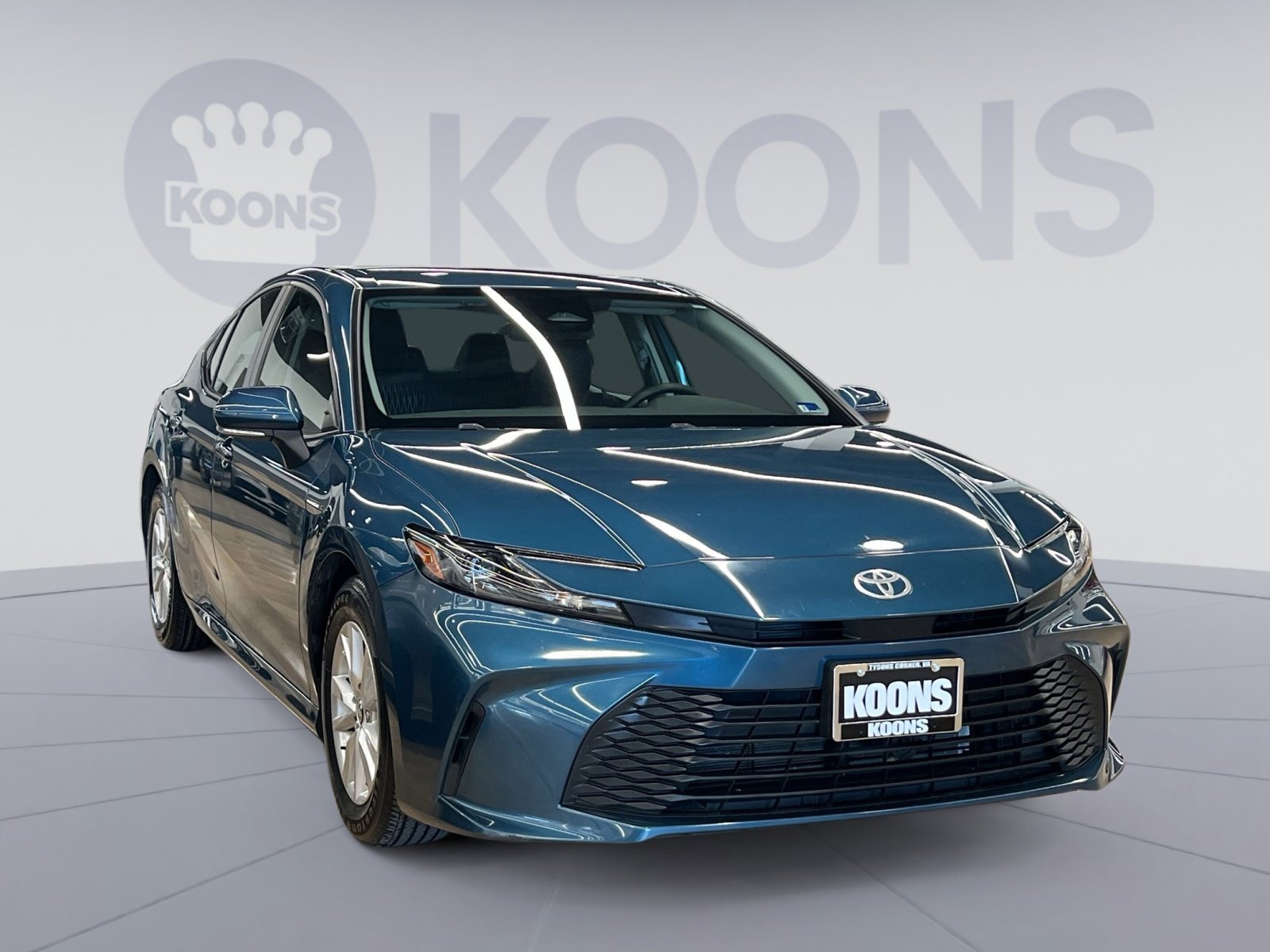 Used 2025 Toyota Camry LE image 7