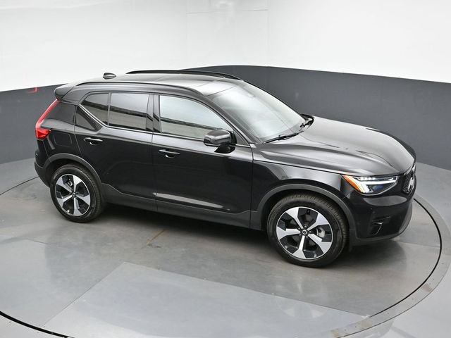 Used 2025 Volvo XC40 B5 Plus AWD/4WD image 45