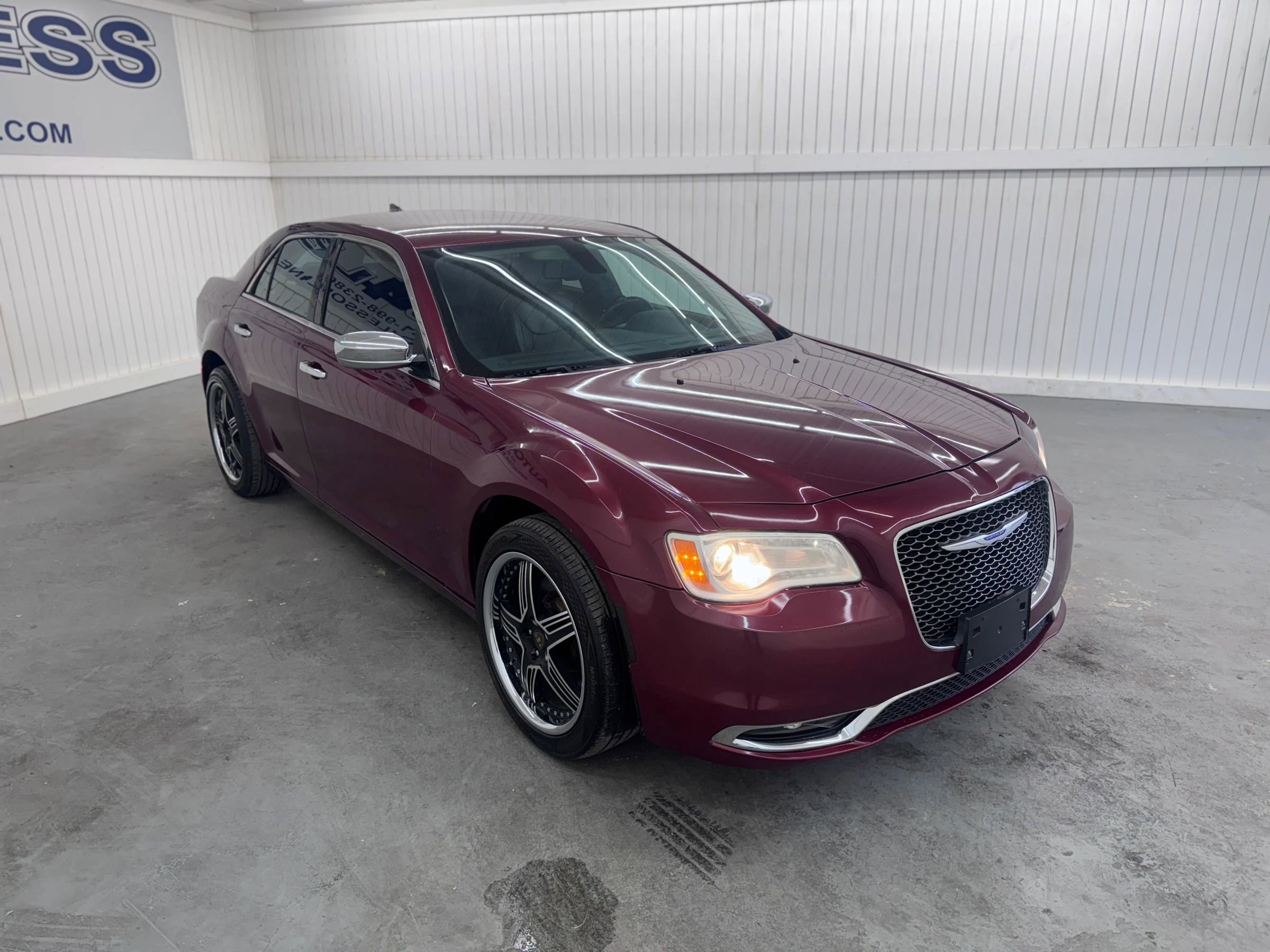 Used 2019 Chrysler 300 Limited image 3