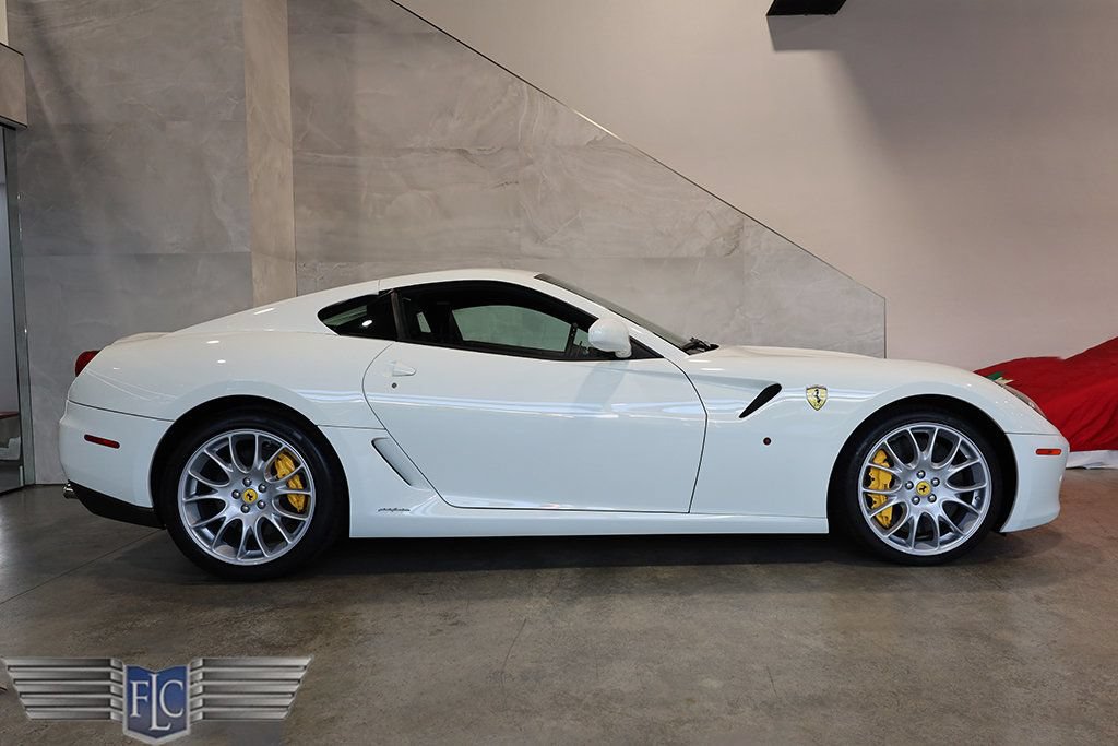 Used 2011 Ferrari 599 GTB Fiorano RWD image 3