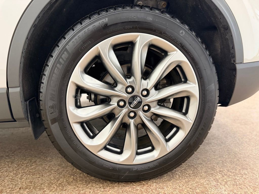 Used 2021 Lincoln Corsair AWD w/ Premium Package image 25