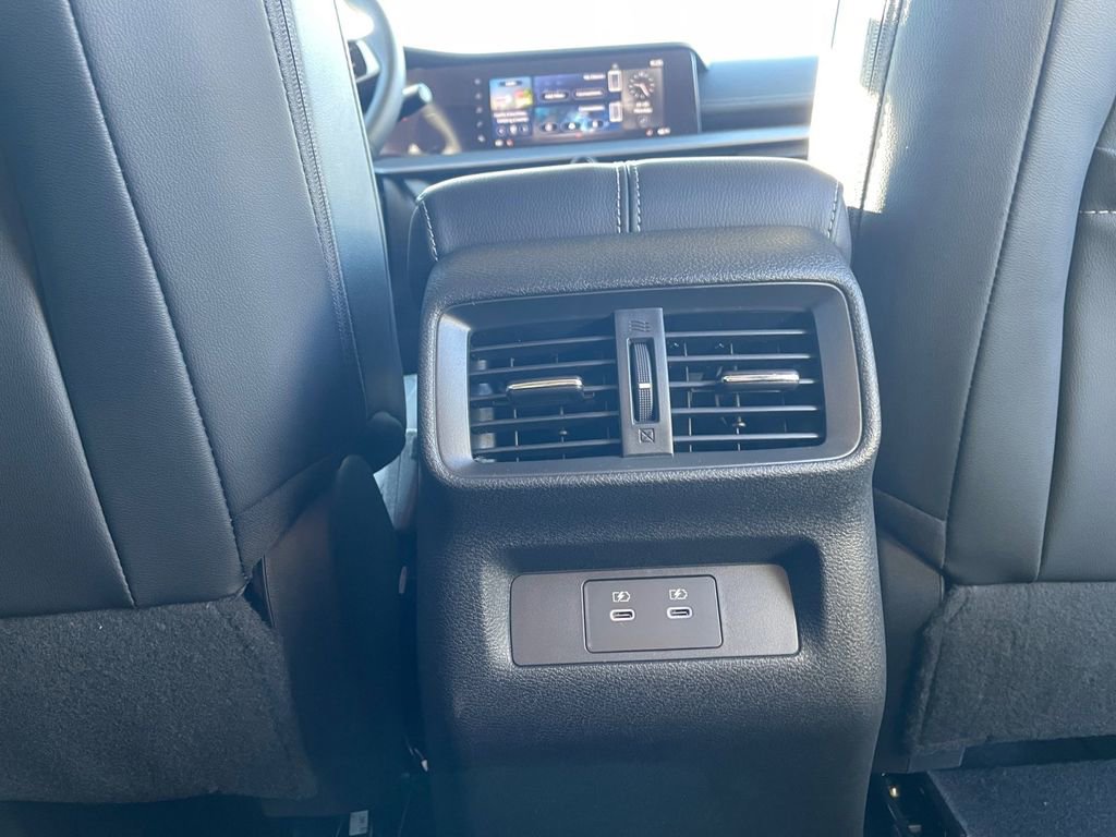 Certified 2025 Nissan Murano SV image 30