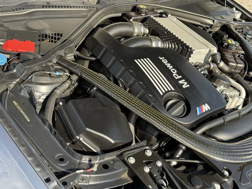 Used 2017 BMW M4 Convertible image 12