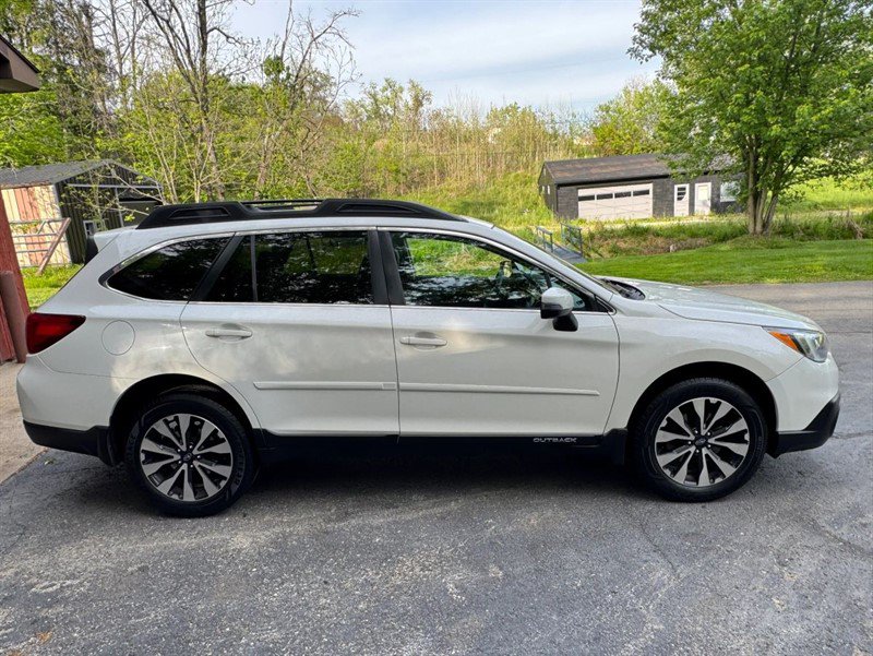 Used 2017 Subaru Outback 3.6R Limited AWD/4WD image 8
