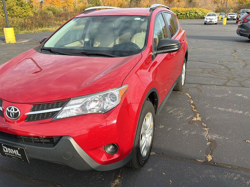 Used 2013 Toyota RAV4 LE AWD/4WD image 4