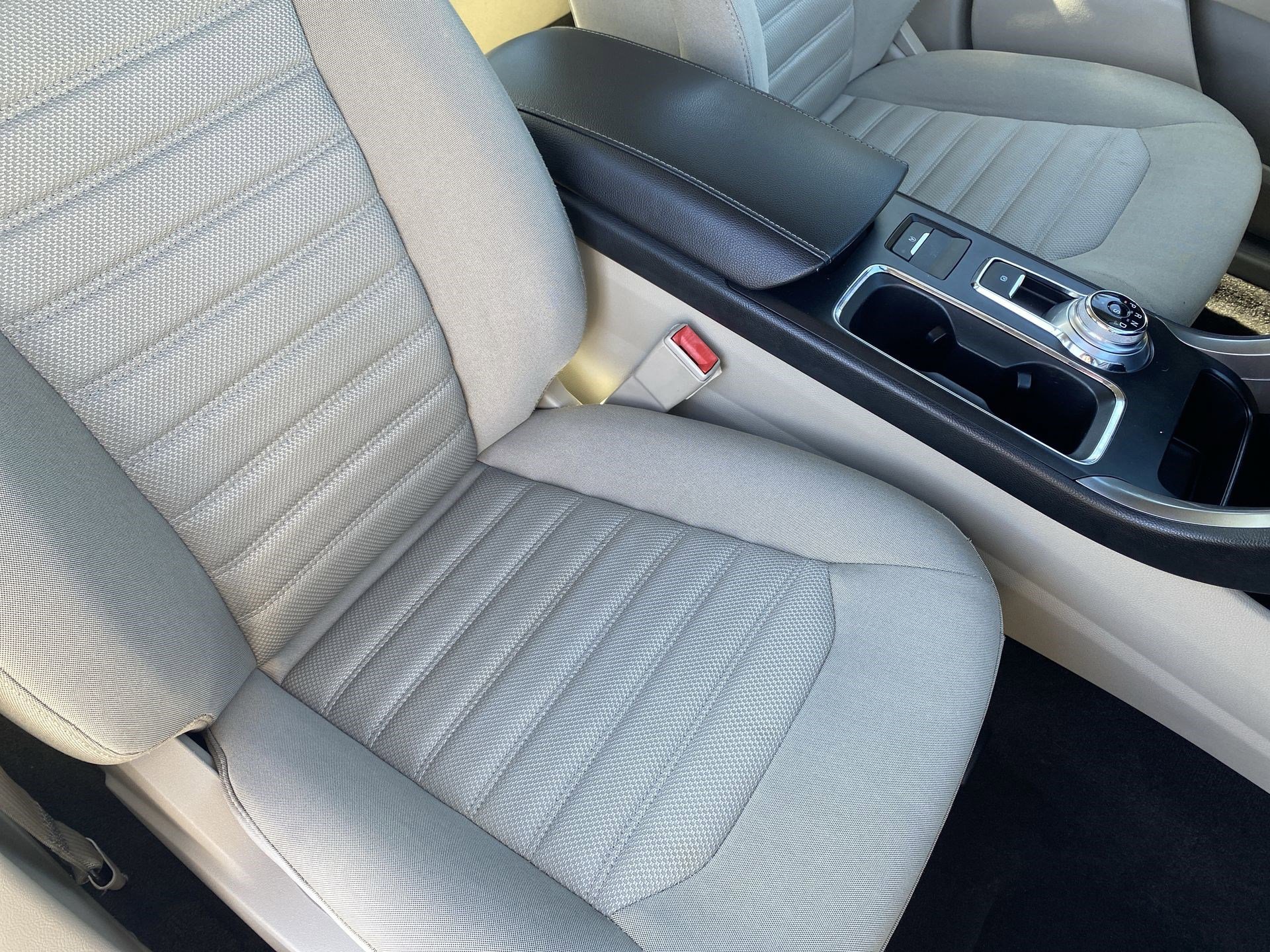 Used 2019 Ford Fusion SE image 30