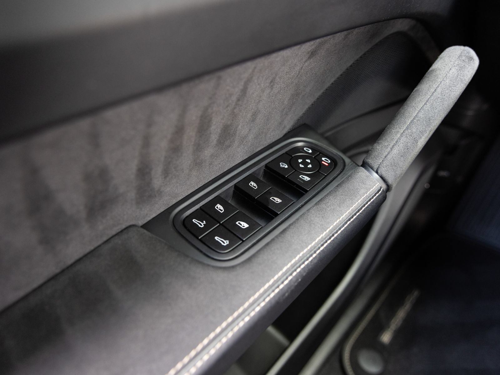 Certified 2022 Porsche Cayenne Turbo GT AWD/4WD image 21
