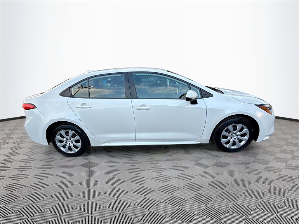 Used 2021 Toyota Corolla LE image 5
