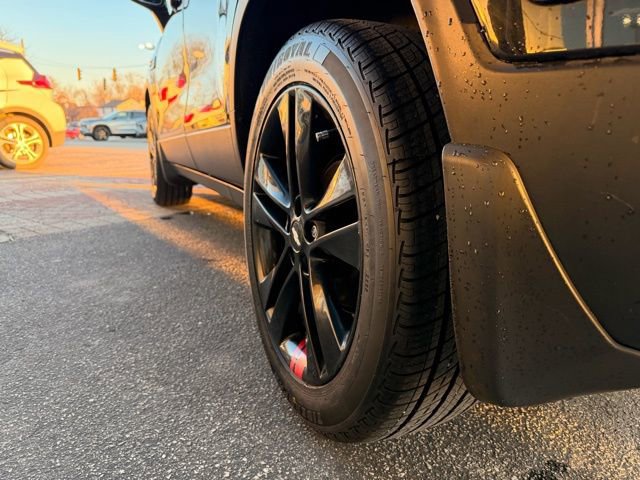 Used 2021 Chevrolet Trax LT w/ Redline Edition image 25