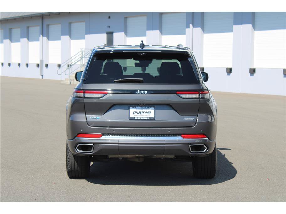 Used 2022 Jeep Grand Cherokee Summit AWD/4WD image 3