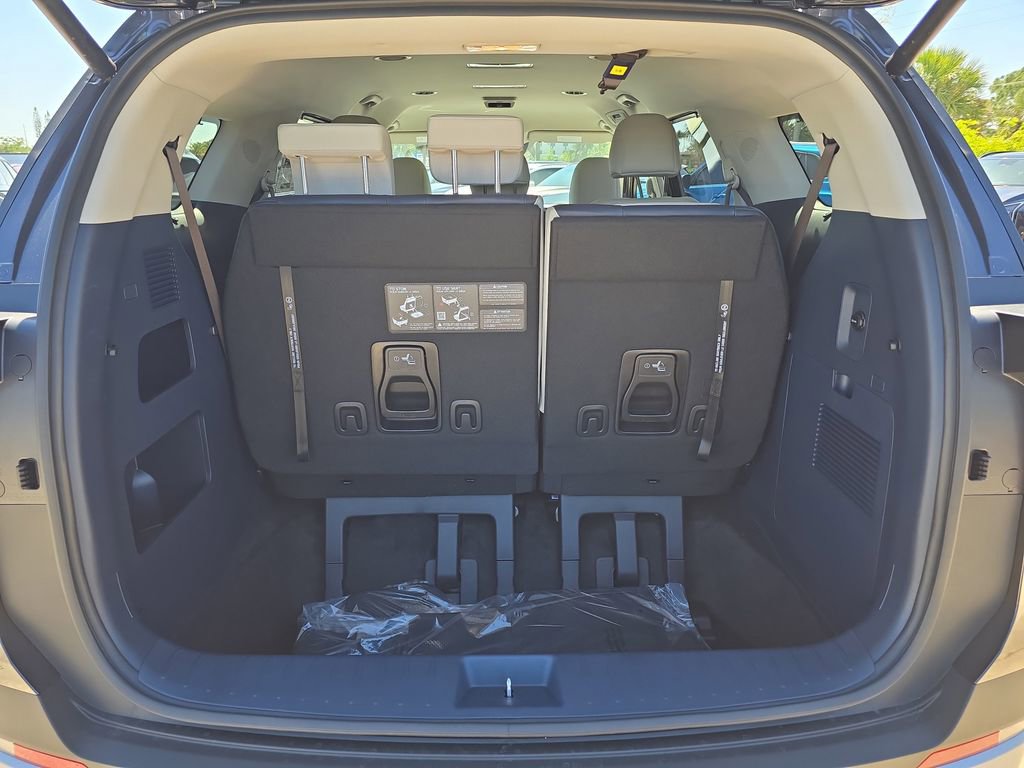 New 2026 Kia Carnival EX FWD image 10