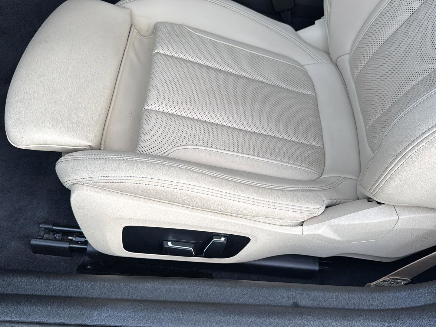 Certified 2024 BMW 230i Coupe w/ Convenience Package image 25
