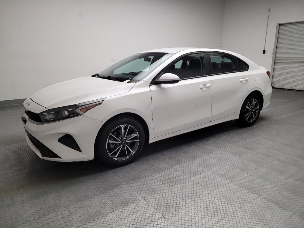 Used 2022 Kia Forte LXS image 2