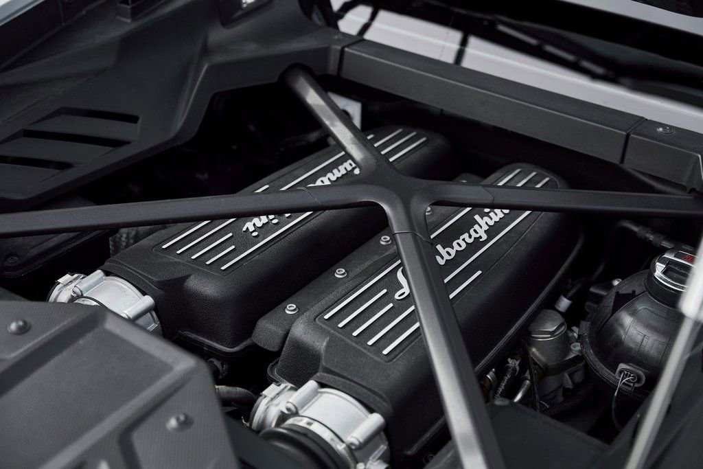 Used 2020 Lamborghini Huracan EVO image 25