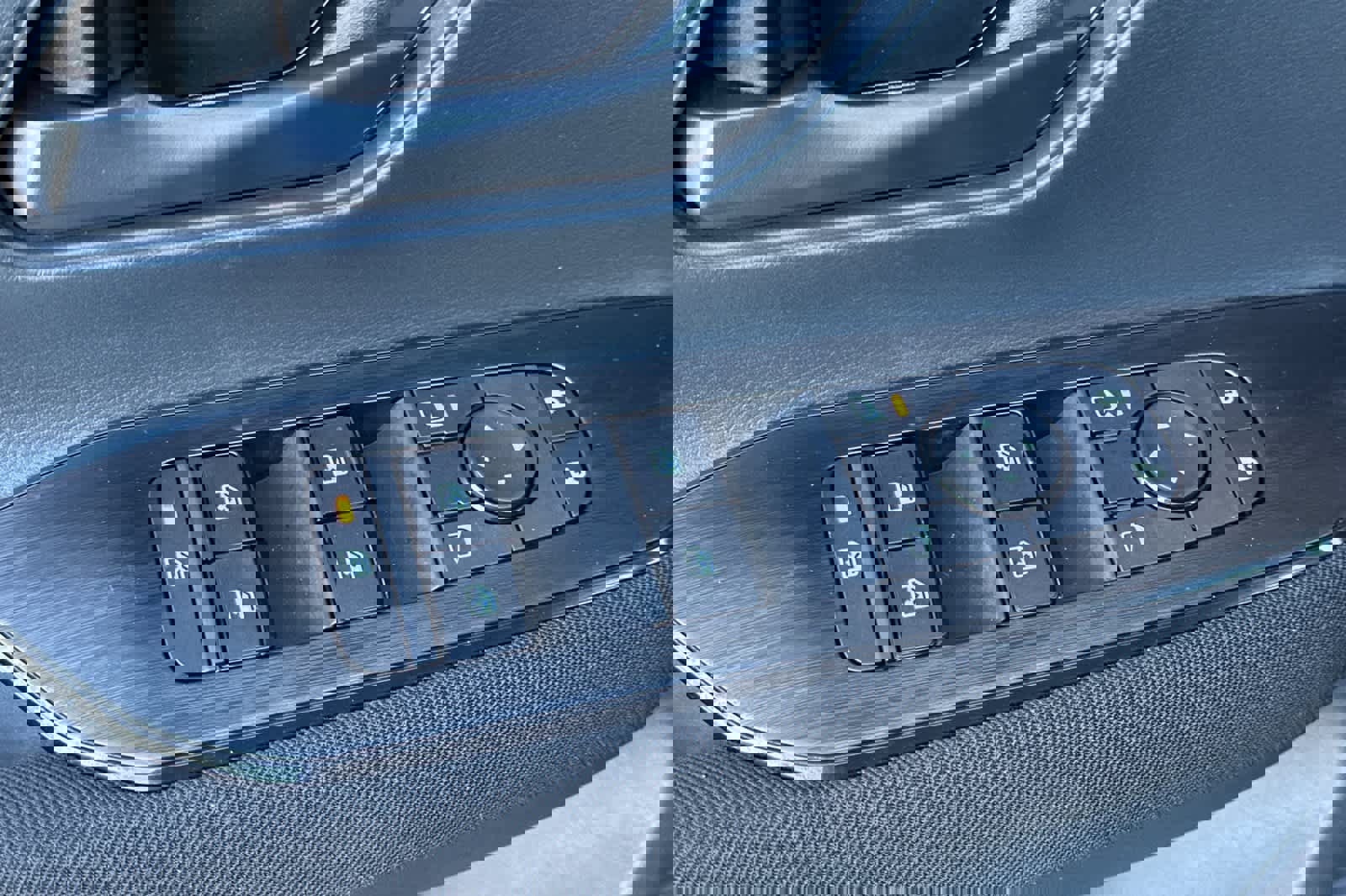 New 2025 Nissan Kicks S image 13