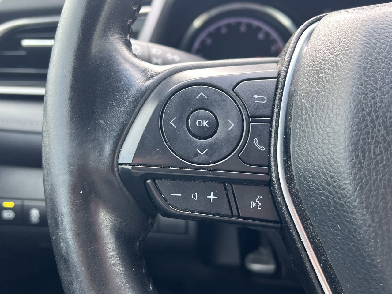 Used 2020 Toyota Camry SE image 12