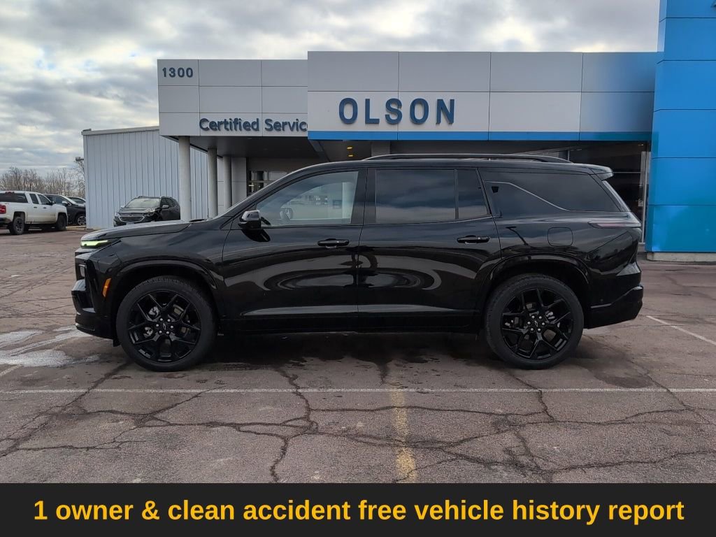 Used 2025 Chevrolet Traverse RS image 3