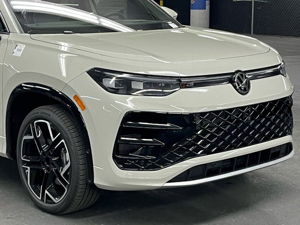 New 2026 Volkswagen Tiguan SEL R-Line image 43