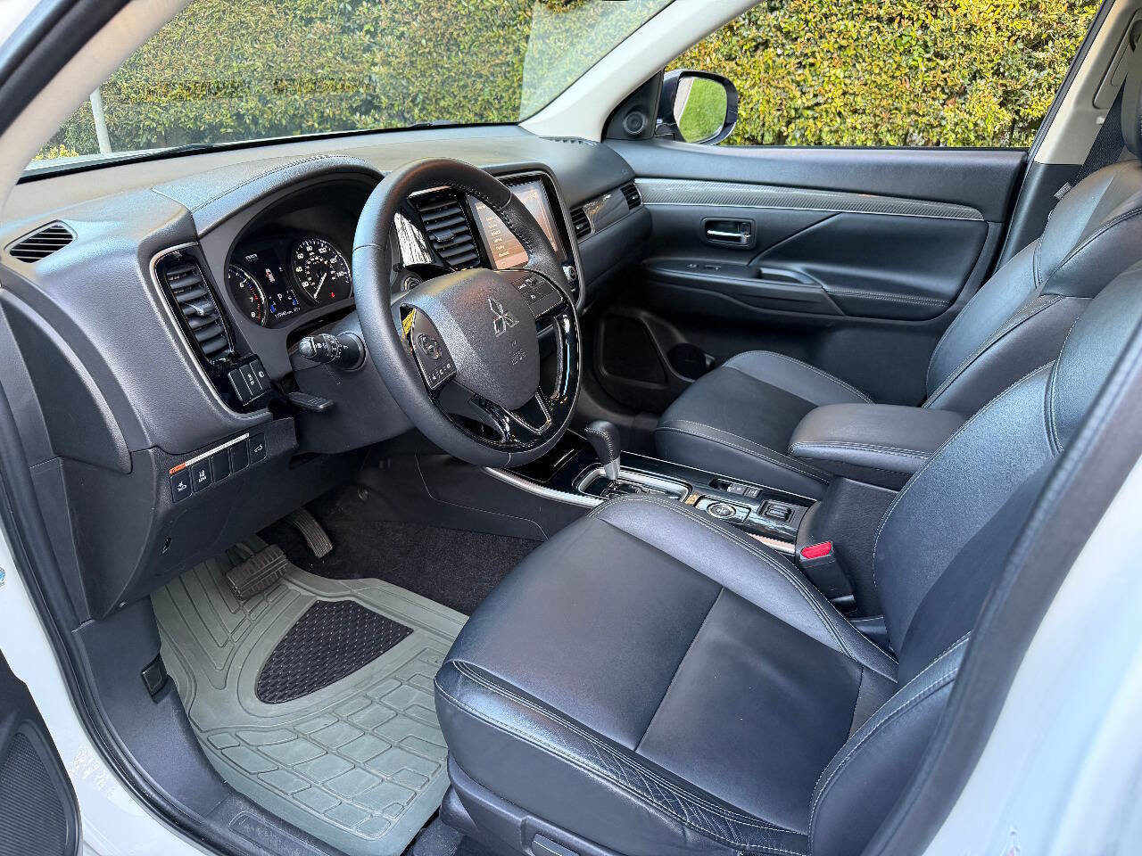 Used 2020 Mitsubishi Outlander SEL image 12