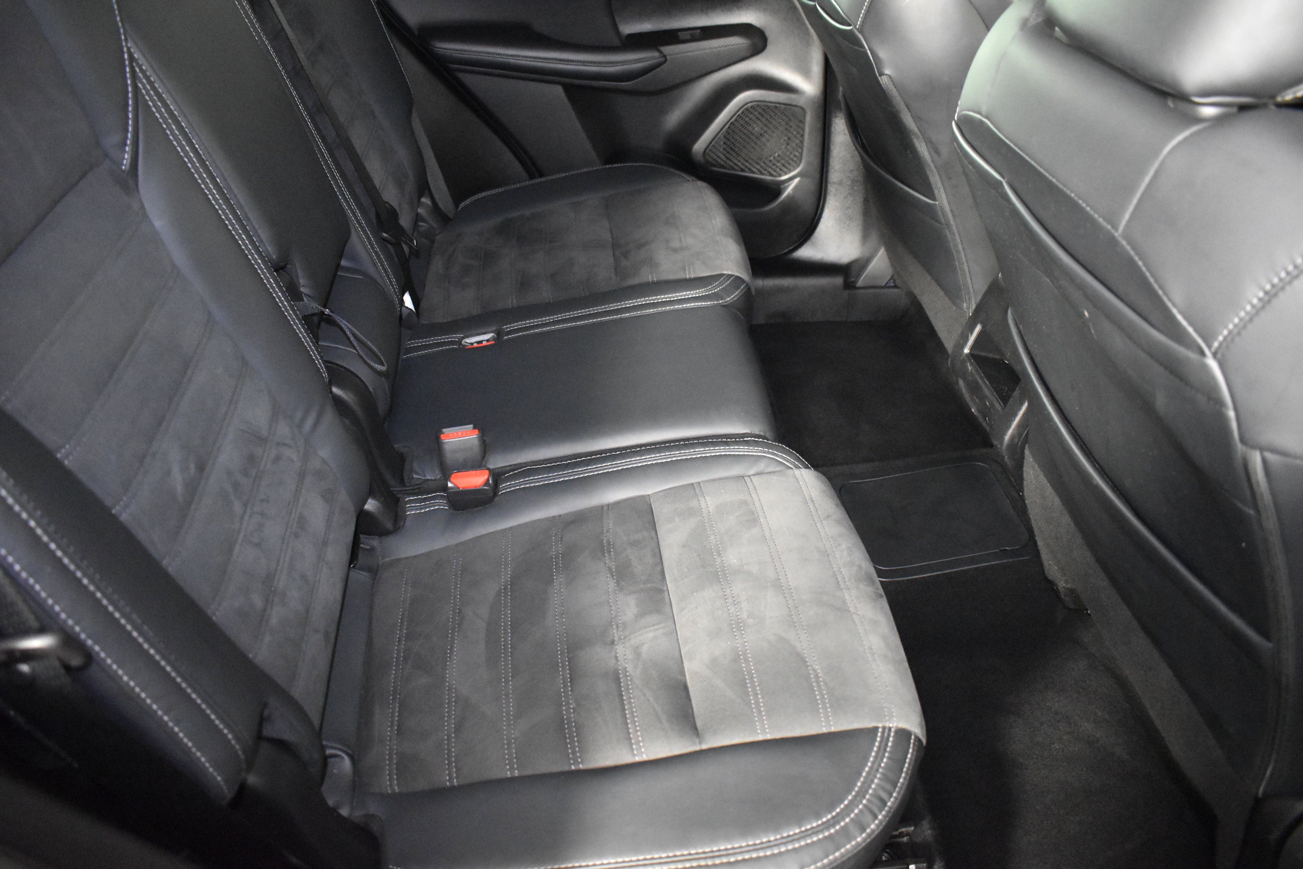 Used 2023 Mitsubishi Outlander SE image 45