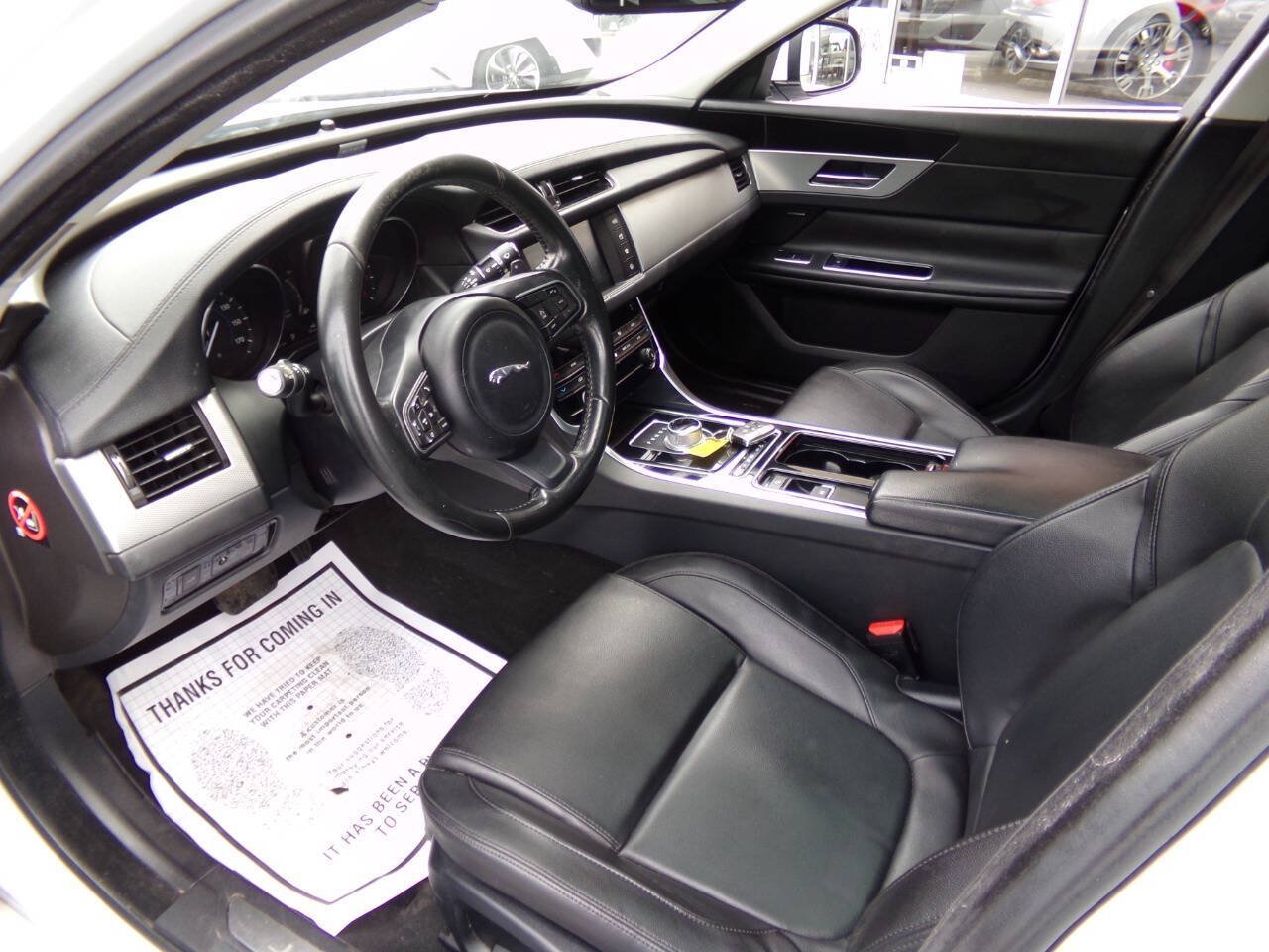 Used 2016 Jaguar XF Premium RWD image 54