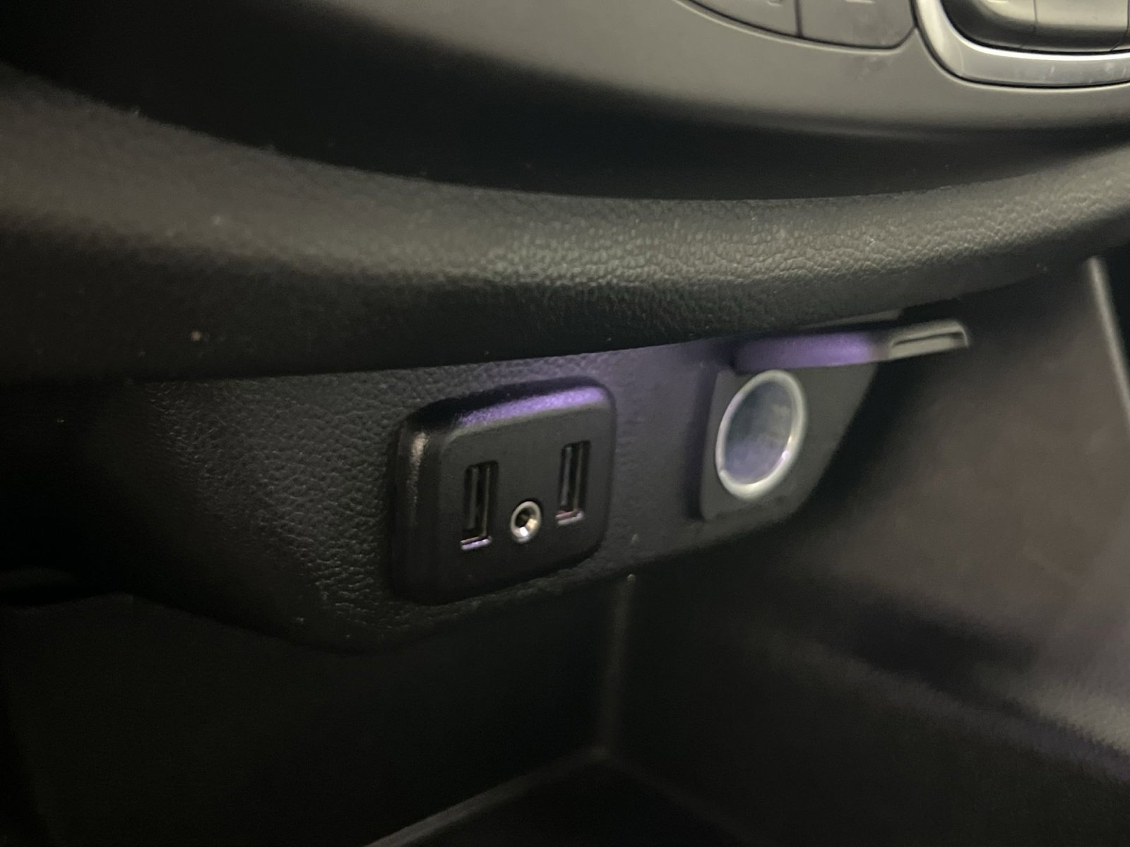 Used 2020 Chevrolet Traverse LT image 35